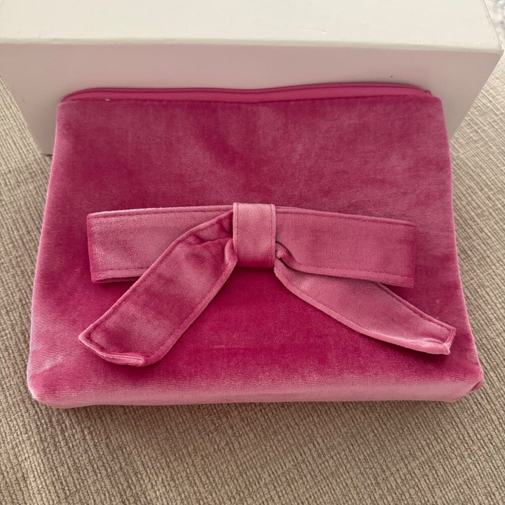 NWOT Ulta Pink Velvet Cosmetic Pouch With Bow Design & Zipper Closure